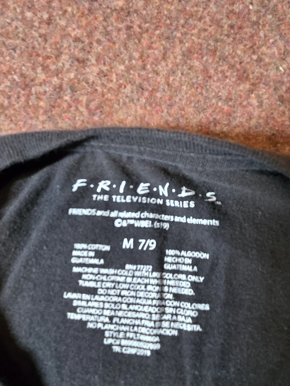 Friends Longsleeve Shirt Size Medium 7/9